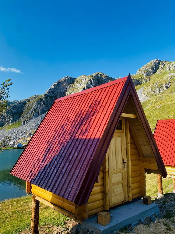 Kapetanovo Jezero Bungalov Bed and Breakfast Podgorica Esterno foto