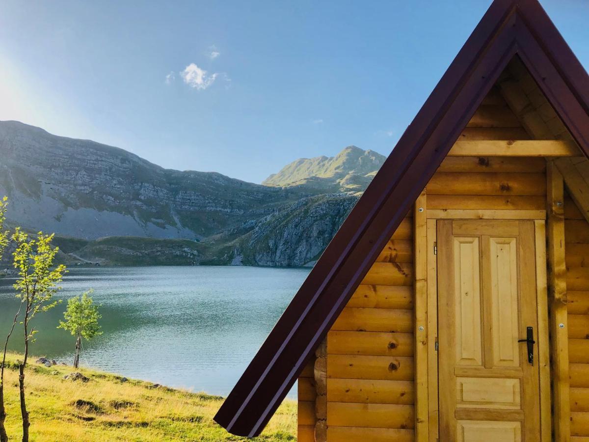 Kapetanovo Jezero Bungalov Bed and Breakfast Podgorica Esterno foto