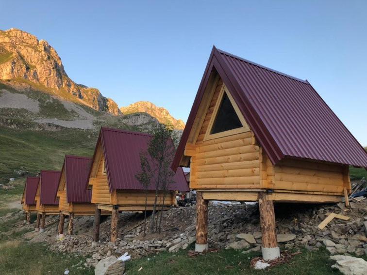 Kapetanovo Jezero Bungalov Bed and Breakfast Podgorica Esterno foto