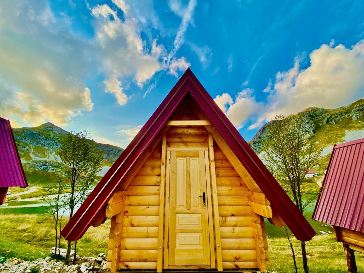Kapetanovo Jezero Bungalov Bed and Breakfast Podgorica Esterno foto