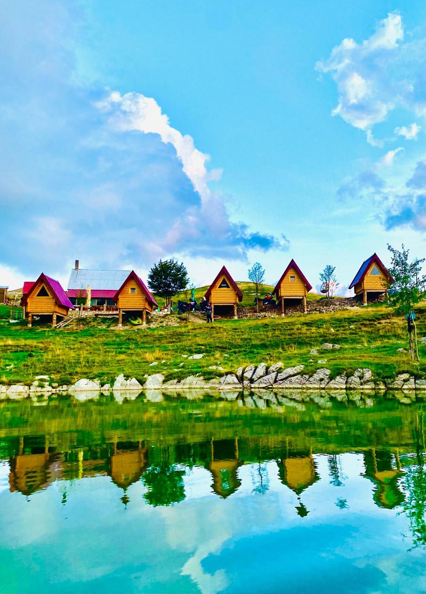 Kapetanovo Jezero Bungalov Bed and Breakfast Podgorica Esterno foto